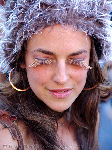 A Couple Of Beneficial Ideas On How You Can Purchase Eyelash Growth Items 1520849673 eyelash extensions A Couple Of Beneficial Ideas On How You Can Purchase Eyelash Growth Items