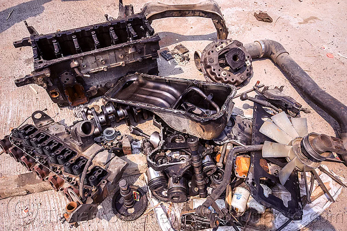 Diesel Mechanic Tools >> disassembled truck engine, india Diesel Mechanic Tools >> disassembled truck engine, india