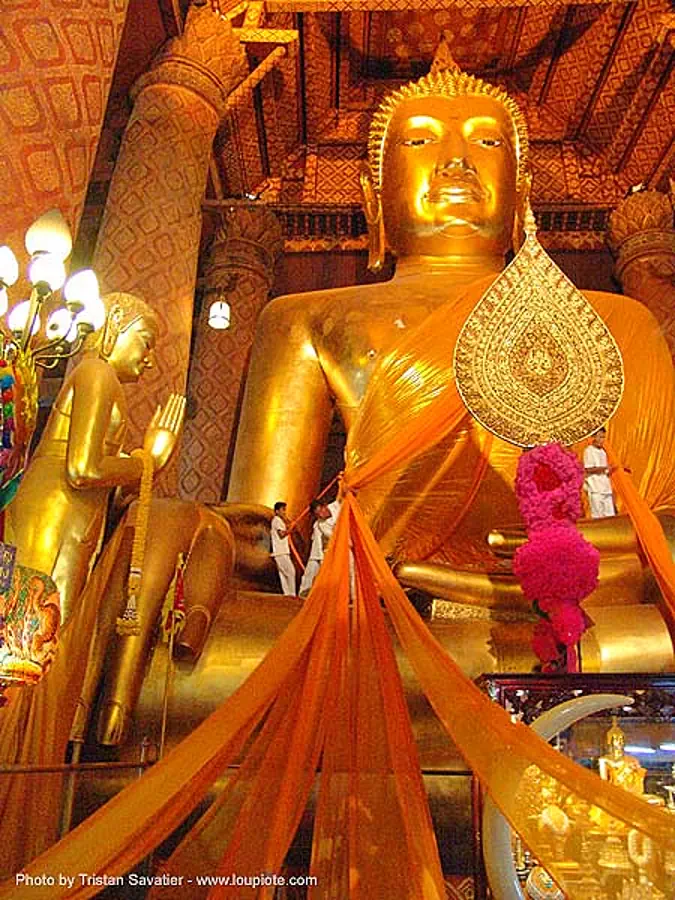 พระพุทธรูป - people dressing-up a giant buddha - สุโขทัย - sukhothai - thailand, buddha image, buddha statue, buddhism, buddhist temple, chinese, cloth, cross-legged, golden color, sculpture, wat, ประเทศไทย, พระพุทธรูป, สุโขทัย, stock photo