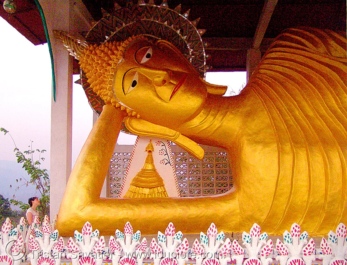 พระนอน - พระพุทธรูป - wat somdet - giant golden reclining buddha - สังขละบุรี - sangklaburi - thailand, anke rega, buddha image, buddha statue, buddhism, buddhist temple, giant buddha, golden color, sculpture, ประเทศไทย, พระนอน, พระพุทธรูป, สังขละบุรี, stock photo