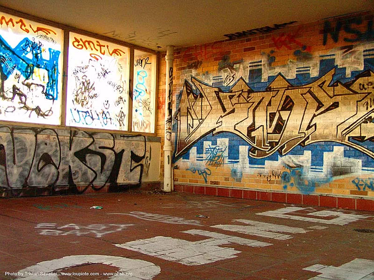 graffiti - abandoned hospital (presidio, san francisco) - phsh, abandoned building, decay, nekst, presidio hospital, presidio landmark apartments, trespassing, urban exploration, stock photo