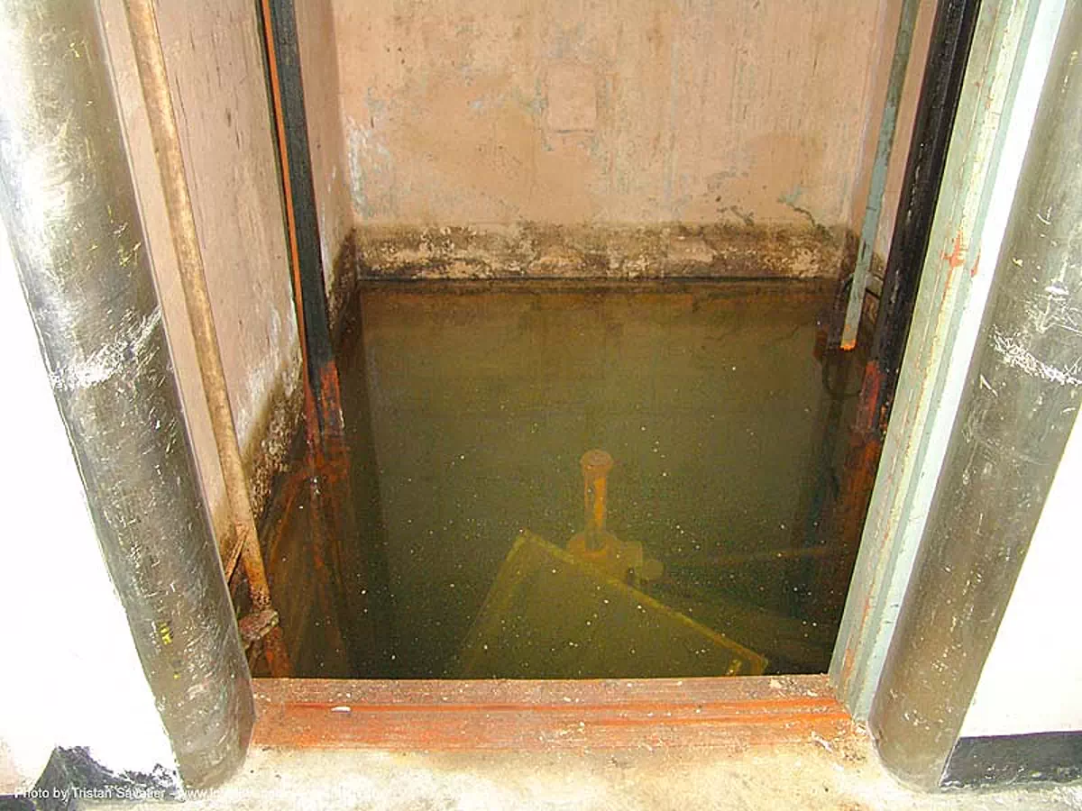 elevator-shaft - basement - abandoned hospital (presidio, san francisco) - phsh, abandoned building, decay, graffiti, presidio hospital, presidio landmark apartments, trespassing, urban exploration, stock photo