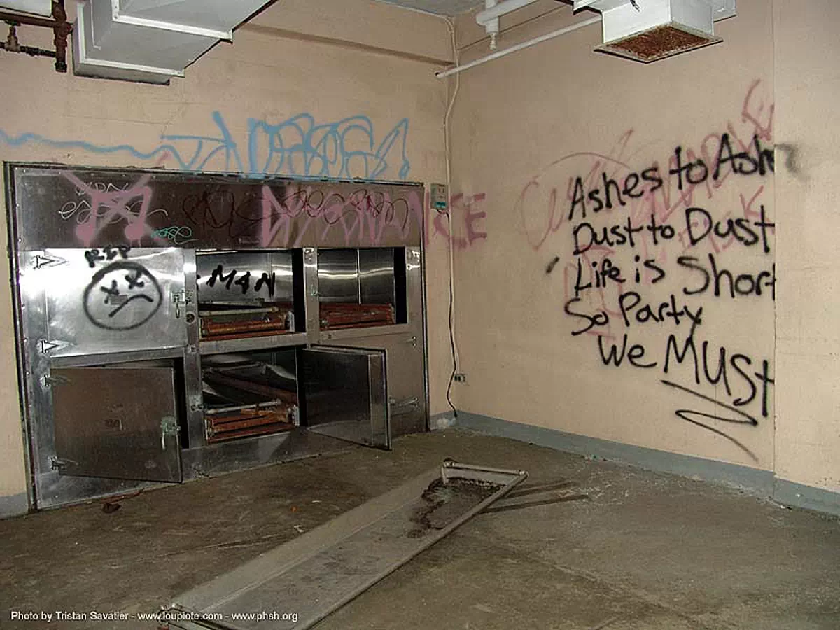 morgue freezer - graffiti - abandoned hospital (presidio, san francisco), abandoned building, decay, presidio hospital, presidio landmark apartments, trespassing, urban exploration
