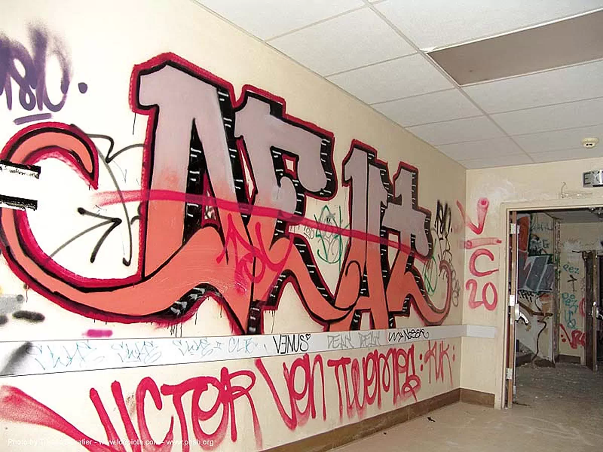 graffiti-deat - abandoned hospital (presidio, san francisco) - phsh, abandoned building, decay, presidio hospital, presidio landmark apartments, trespassing, urban exploration, stock photo