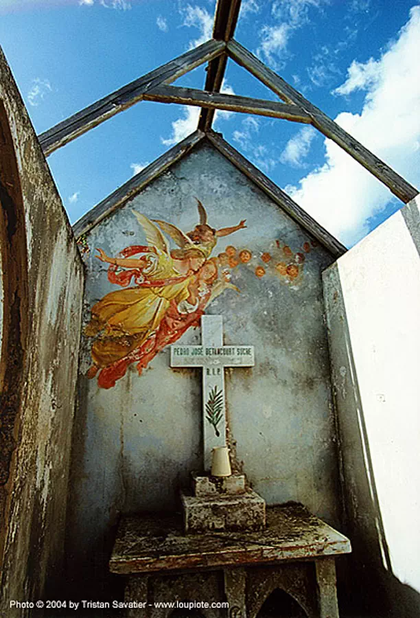angels, abandoned, altar, angel wings, cemetery, cross, decay, dominican republic, frescoes, grave, graveyard, mural, painting, santo domingo, trespassing, urban exploration