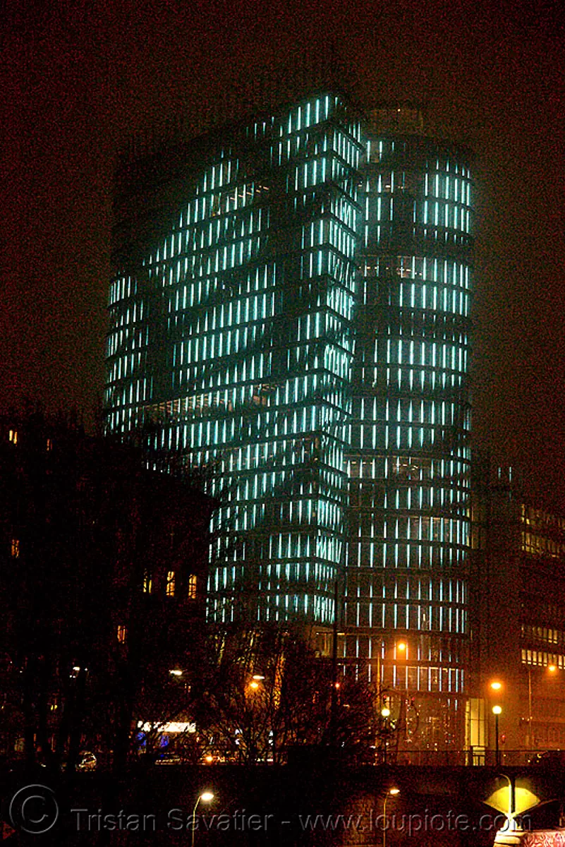 uniqa tower - LED-light-morphing (wien - vienna), building, glow, high-rise, led lights, licht kunst, night, twists and turns