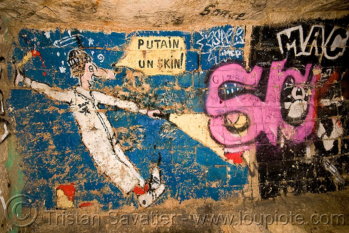 graffiti - catacombes de paris - catacombs of paris (off-limit area) - bar des rats, cave, gallery, trespassing, underground quarry, stock photo