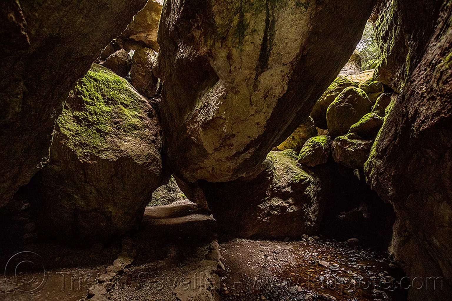 bear gulch cave, pinnacles national park, california