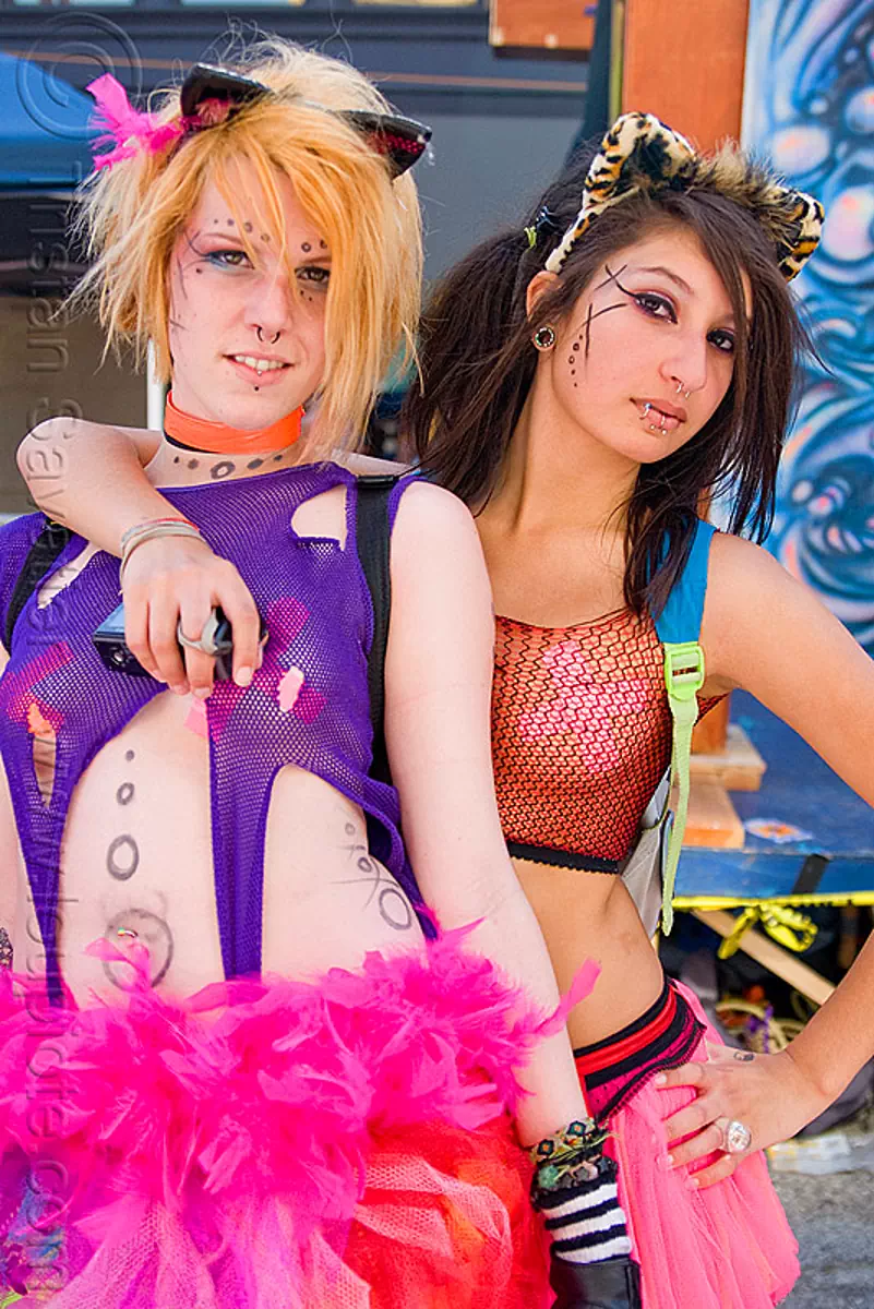 honey foxx pornstar naked girls that show their but