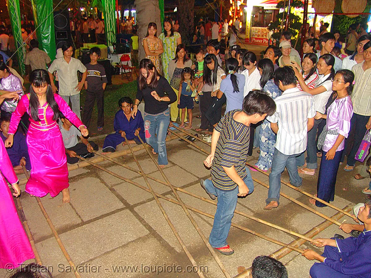 game of skill - city fair - kids (saigon) - vietnam, children, playing, stock photo