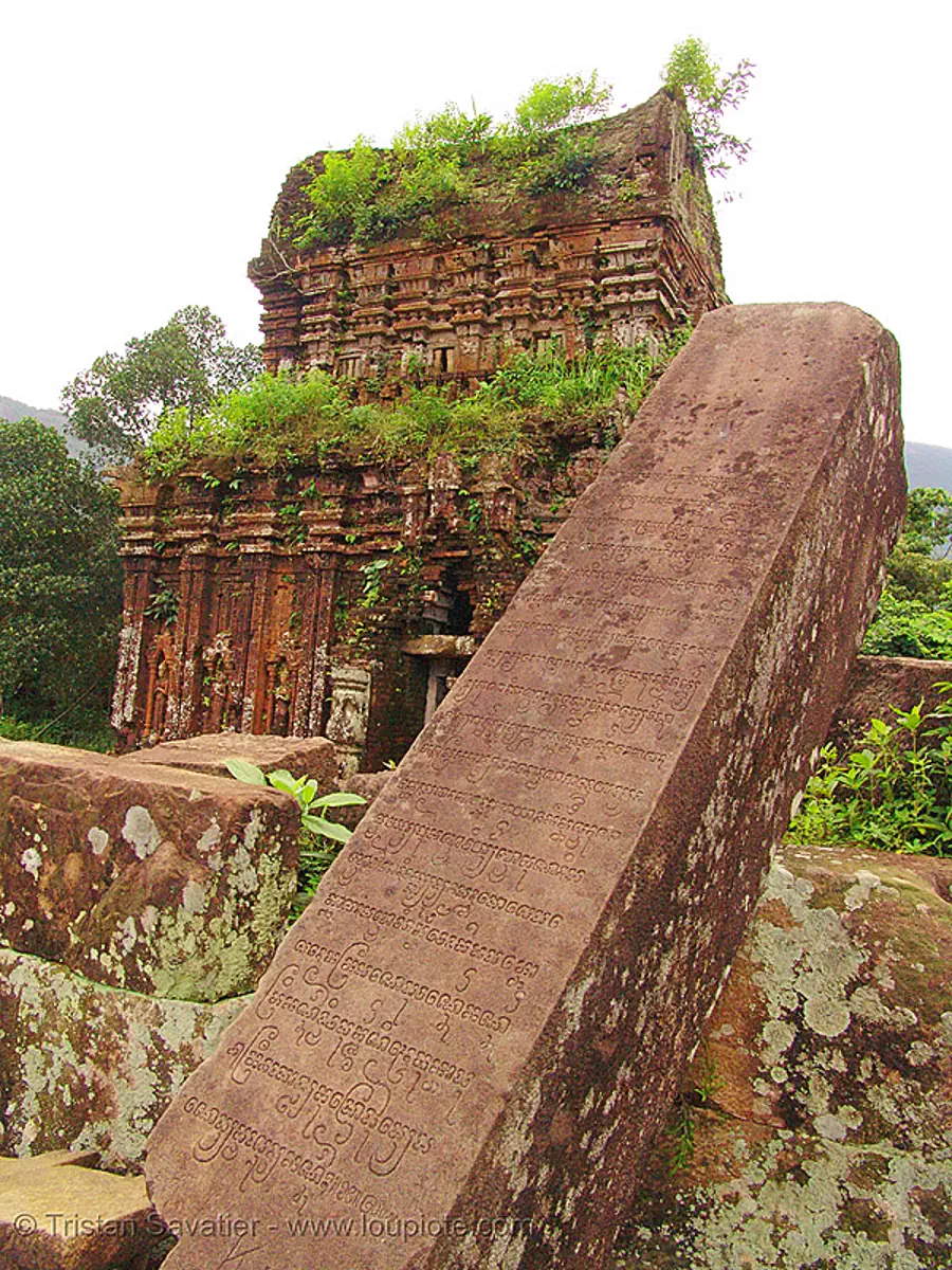 ancient writing etched in stone - Mỹ Sơn cham sanctuary (hoi an) - vietnam, engraved, engraving, etching, mỹ sơn, ruines, temples, stock photo