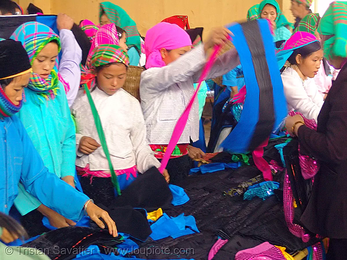 fabric shop in market - vietnam, hill tribes, m&egrave;o vạc, stock photo