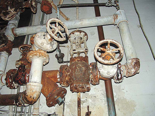 basement - pipes - plumbing - valves - abandoned hospital (presidio, san francisco) - phsh