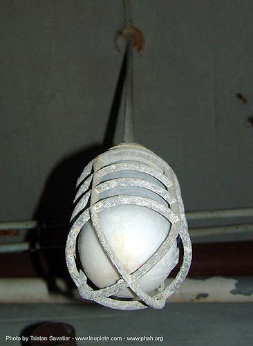 basement-light - abandoned hospital (presidio, san francisco) - phsh