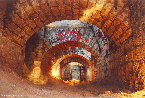 catacombes de paris - catacombs of paris (off-limit area) - vaults