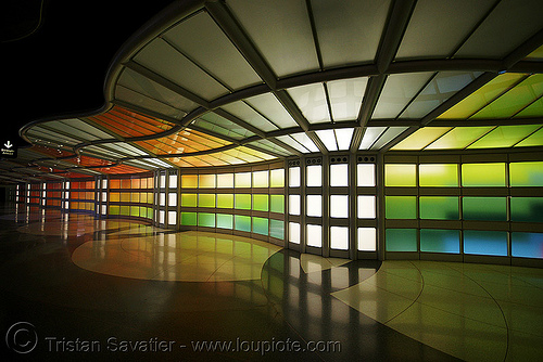 chicago O'hare international airport - pedestrian tunnel, light wall, o'hare, ord