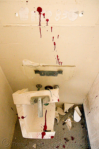 vandalized bathroom - abandoned hospital (presidio, san francisco) - PHSH