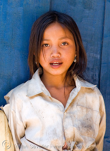 girl at blue guesthouse laos, child, kid, little girl, pak mong 