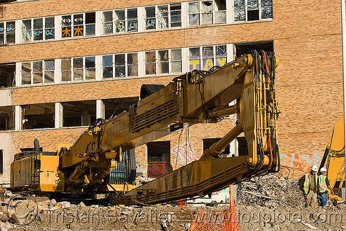 caterpillar CAT 385C ultra high demolition excavator - building demolition
