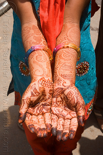 Prayinghands.jpg Praying hands Tattoo mehndi (henna temporary tattoo) on