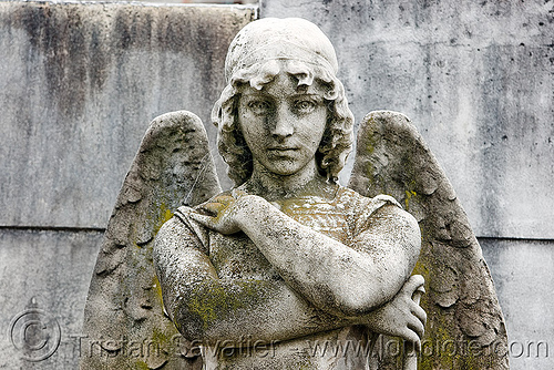 angel statue angel wings Argentina Buenos Aires crossed arms Grave