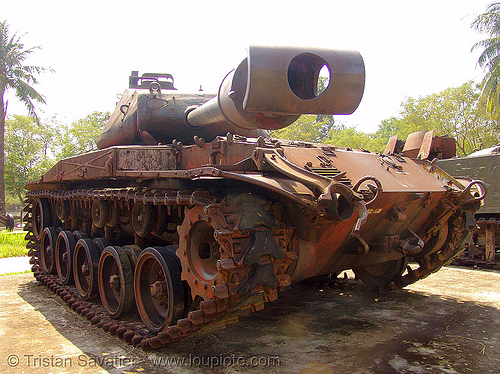 http://www.loupiote.com/photos_m/87751070-m41-tank-walker-bulldog-war-vietnam.jpg