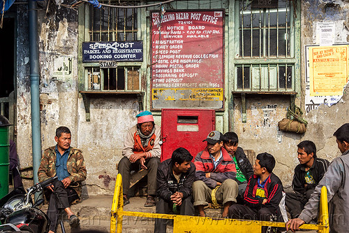 bazar post office - darjeeling (india), darjeeling, men, post office, sign, sitting, windows