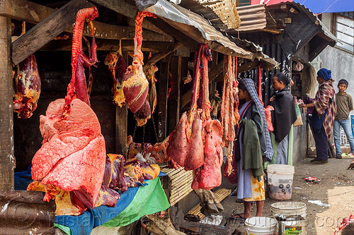 beef lungs and hearts hanging at meat market (india), beef heart, beef lungs, east khasi hills, hanging, meat market, meat shop, meghalaya, pynursla, raw meat