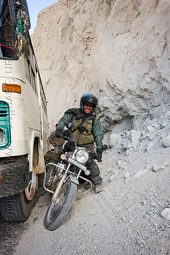 ben got struck when passing a stalled bus - nubra valley - ladakh (india), ben, bus, ladakh, motorcycle touring, nubra valley, rider, riding, road, royal enfield bullet