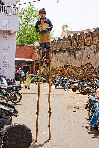 boy begging on stilts - jaipur (india), beggar, begging, boy, jaipur, stilts, stiltwalker, stiltwalking