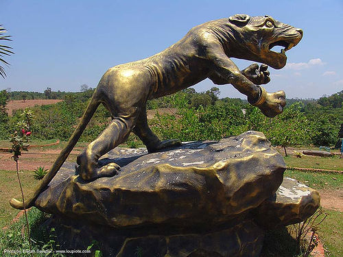 brass tiger - hindu park near phu ruea, west of loei (thailand), brass, hindu, hinduism, sculpture