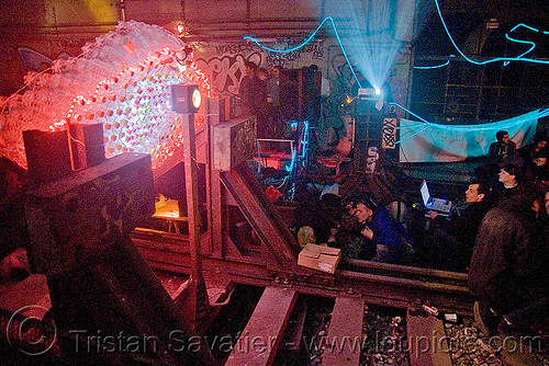 buffer stop - underground rave party in abandoned train tunnel - buffer stop - saoulaterre - fc crew - frotte connard - f7 - cavage records - université paris x nanterre, buffer stop, nanterre