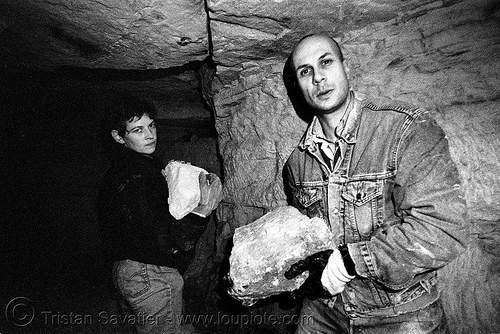catacombes de paris - catacombs of paris (off-limit area) - breaking walls - calamity & olrik, cataphile, cave, clandestines, illegal, man, olrik, p3200tmz, tmax, tunnel, underground quarry
