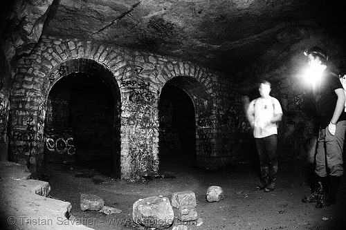catacombes de paris - catacombs of paris (off-limit area) - salle z, cataphiles, cave, clandestines, hôpital du val-de-grâce, illegal, labyrinthe du val-de-grâce, salle z, trespassing, underground quarry, val-de-grace, vaults