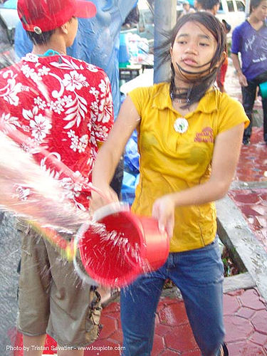 เชียงใหม่ - chiang mai - สงกรานต์ - songkran festival (thai new year) - thailand, bucket, chiang mai, girl, soaked, songkran, thai new year, wet, สงกรานต์, เชียงใหม่