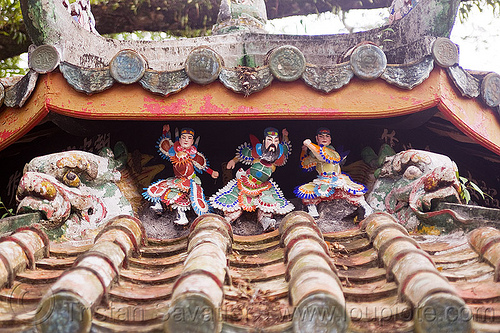 chinese roof with figurines, borneo, chinese roof, figurines, kuching, malaysia
