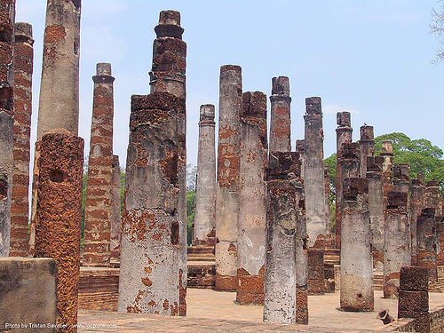 columns - temple ruins - อุทยาน ประวัติศาสตร์ สุโขทัย - เมือง เก่า สุโขทัย - sukhothai (thailand), columns, pillars, ruins, sukhothai, temple, wat mahathat, อุทยาน ประวัติศาสตร์ สุโขทัย, เมือง เก่า สุโขทัย