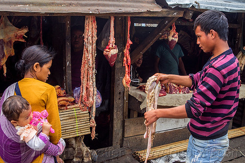 couple buying beef organs at meat market (india), baby, beef, child, east khasi hills, kid, man, meat market, meat shop, meghalaya, pynursla, raw meat, toddler, woman