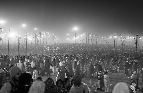 crowd of hindu pilgrims at night at kumbh mela (india), crowd, hindu pilgrimage, hinduism, kumbh maha snan, kumbh mela, mauni amavasya, night, triveni sangam, walking