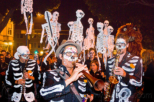dancing skeletons - paper puppets, crowd, dancing skeletons, day of the dead, dia de los muertos, halloween, night, paper skeleton puppets, paper skeletons, street musicians