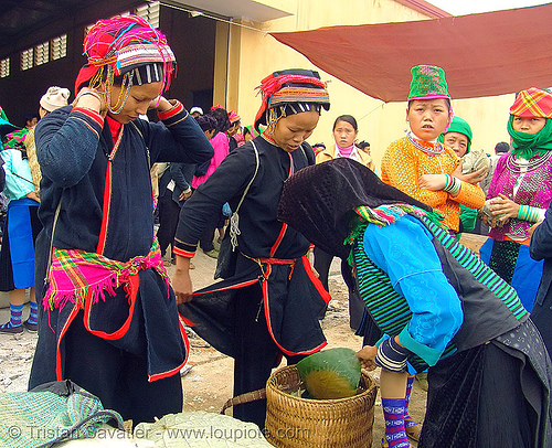 dao tribe women at the market - vietnam, asian woman, asian women, colorful, dao, dzao tribe, girls, headdress, hill tribes, indigenous, mèo vạc, yao tribe