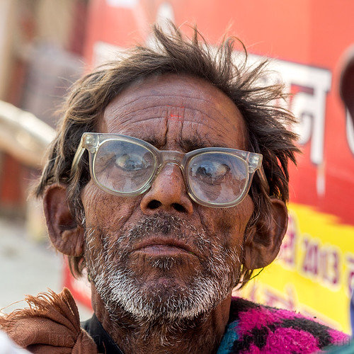 disheveled old man with spectacles (india), beard, disheveled, hindu pilgrimage, hinduism, indian man, kumbh mela, old man, prescription glasses, spectacles