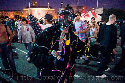 el-wire costume, el-wire costumes, electroluminescent wire, gas mask, lovevolution
