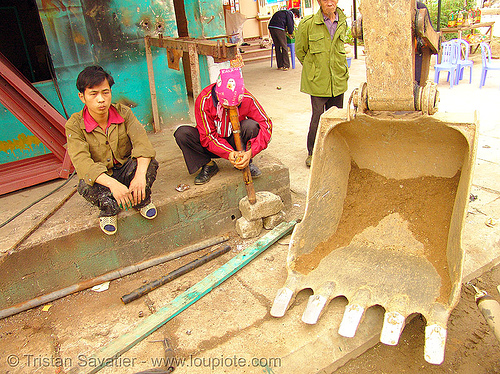 excavator - street scene in mèo vac - vietnam, bucket attachment, excavator bucket, mèo vạc