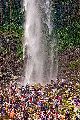 grojogan sewu waterfall, crowd, falls, grojogan sewu, mountains, rocks, waterfall