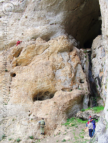 haramiska-pechtera-cave - entrance - trigrad (bulgaria), cave mouth, caving, cliff, mountain climbing, mountaineering, natural cave, rock climbing, spelunking, trigrad, българия, харамийската пещера