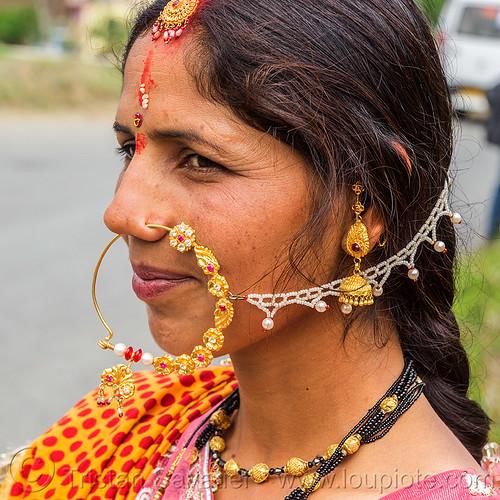 hindu woman with large nose ring piercing jewelry (india), bride, indian wedding, indian woman, jewelry, nose chain, nose piercing, nose ring, nostril piercing, tola gunth