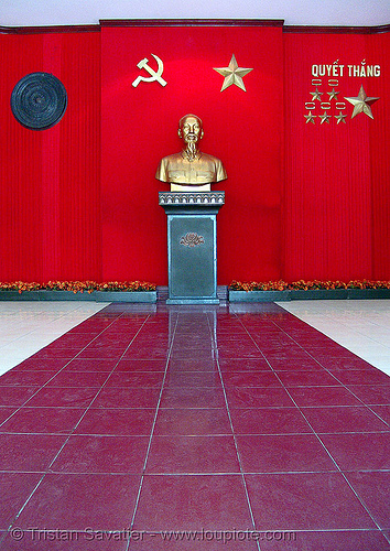 ho chi minh memorial - vietnam, army museum, bust, communism, hammer and sickle, hanoi, ho chi minh, monument, red, sculpture, star, statue