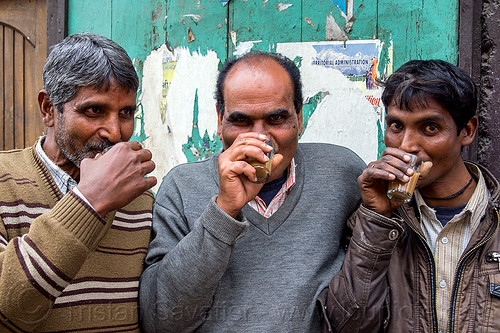 indian men drinking chai (india), chai, darjeeling, drinking, men, milk tea, spice tea
