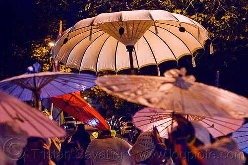japanese umbrellas - dia de los muertos (san francisco), day of the dead, dia de los muertos, halloween, japanese umbrellas, night